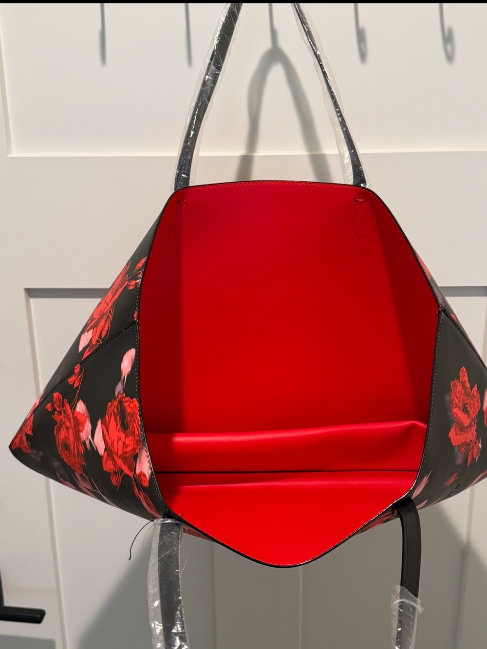 Victoria's Secret Black Red Floral Tote Bag - Picture 6 of 8